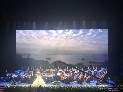 大型音乐会LED大屏幕租赁现场图5